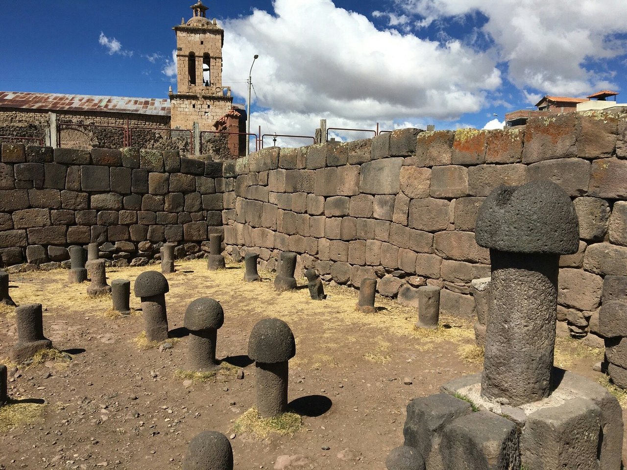 Ruta Aimara: Misticismo y Portales - Full Day